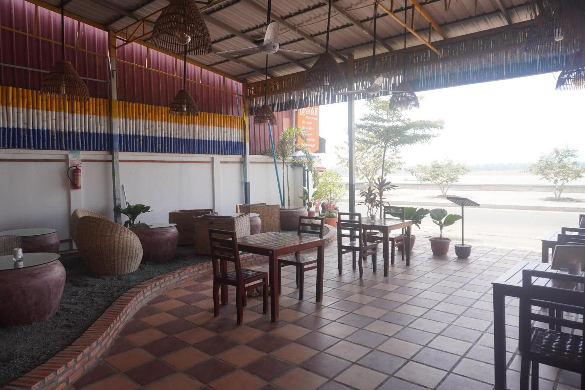 Le Tonle Hotel กระแจะ ภายนอก รูปภาพ