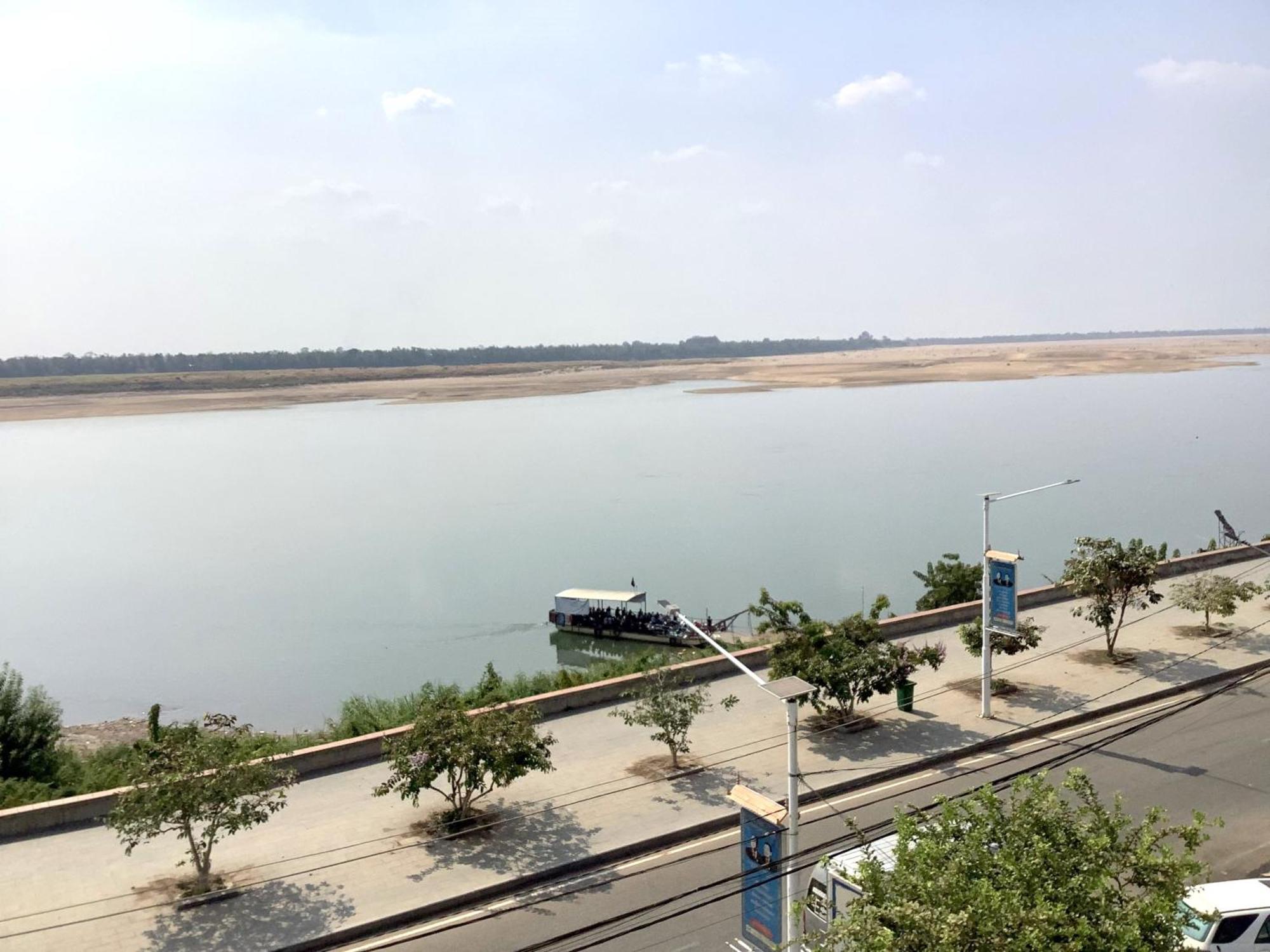 Le Tonle Hotel กระแจะ ภายนอก รูปภาพ