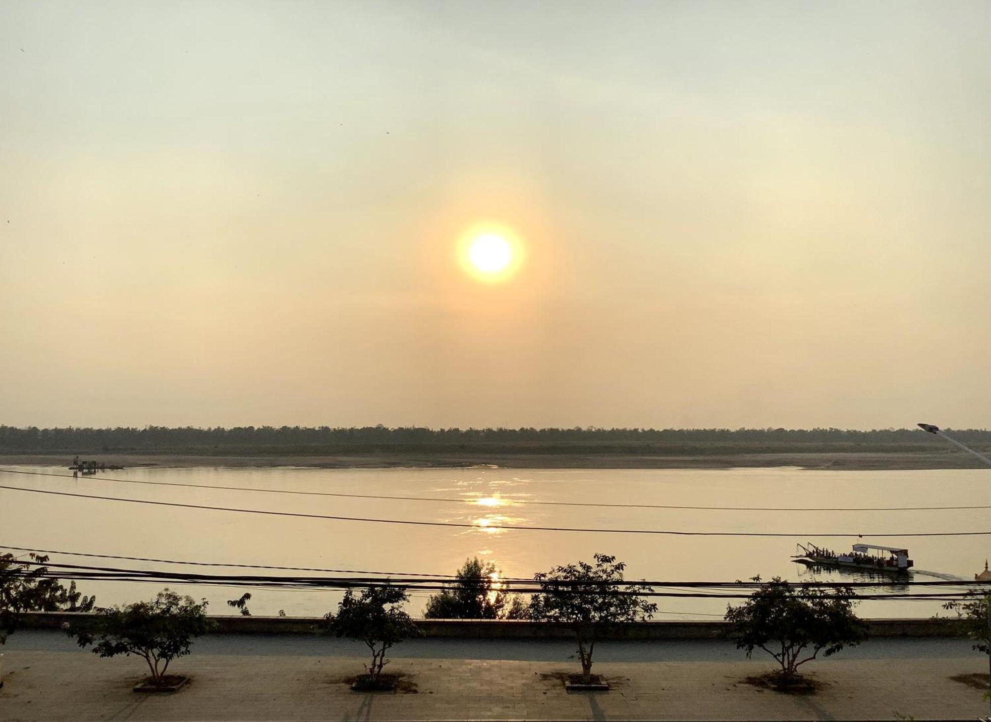 Le Tonle Hotel กระแจะ ภายนอก รูปภาพ
